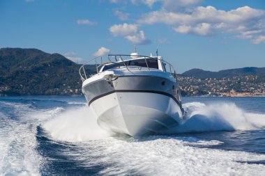 Motorlu tekne, rio yatların en iyi İtalyan yat