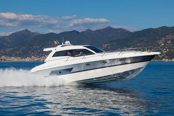 Motorový člun, rio jachty nejlepší italské jachta — Stock fotografie