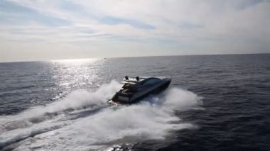 Motorlu tekne, rio yatların en iyi İtalyan yat