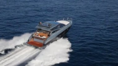 Motorlu tekne, rio yatların en iyi İtalyan yat