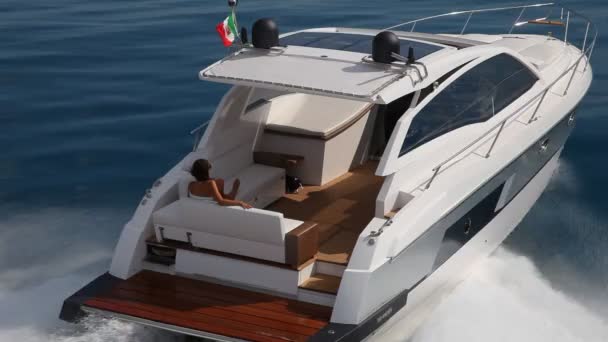 Motorboot, Rio Yachten beste italienische Yacht — Stockvideo