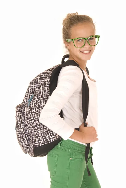 Menina jovem com mochila preta e branca — Fotografia de Stock