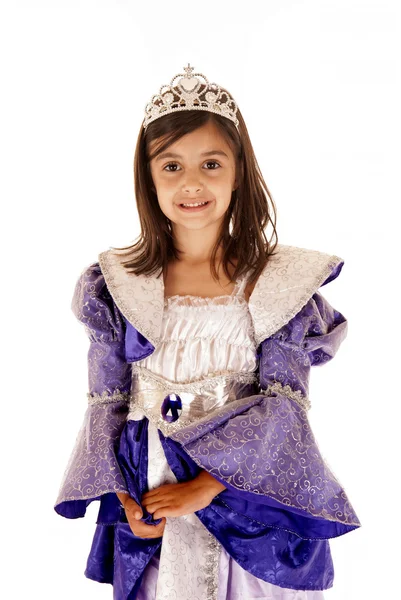 Mignon jeune fille brune en tenue de princesse souriant — Photo