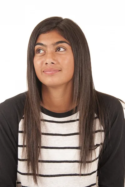 Bonito Tongan adolescente menina retrato olhando para cima longe de veio — Fotografia de Stock
