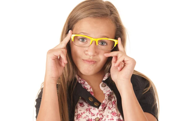 Joven modelo adolescente con gafas amarillas retrato con un atti —  Fotos de Stock