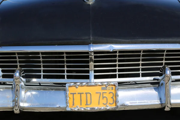 Sextiotalet veteranbil fronten och registreringsskylt — Stockfoto