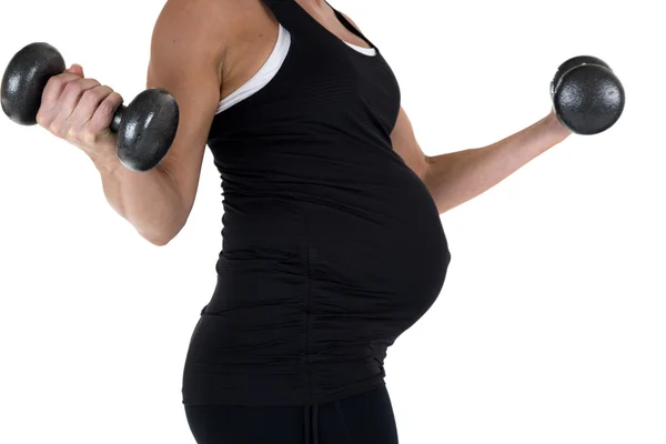 Modelo grávido levantando barbells pesados vista lateral close-up — Fotografia de Stock