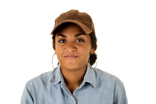Casual girl wih a dark complexion wearing a brown hat — Stock Photo, Image