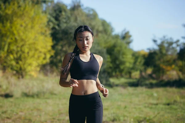 Beautiful Asian Woman Running Morning Park Woman Dressed Dark Sports — 스톡 사진