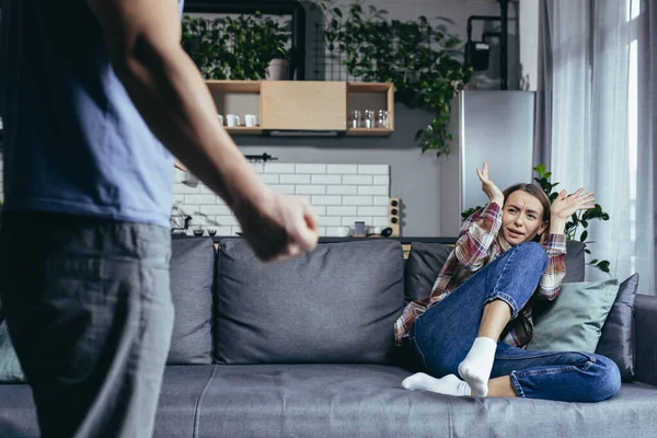 Familienstreit Paar Mann Und Frau Häusliche Gewalt Familienkrisenfrau Die Auf — Stockfoto