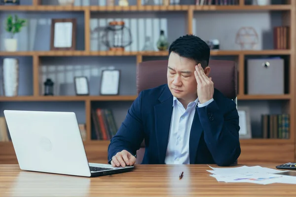 Cansado Jovem Asiático Homem Negócios Trabalhador Advogado Trabalho Ele Tem — Fotografia de Stock