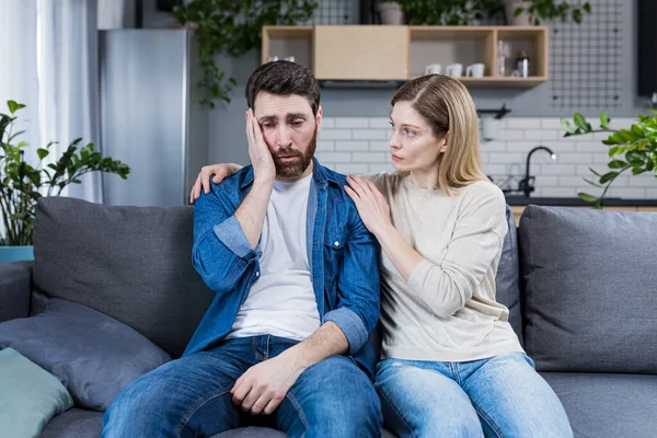 Rodinný Konflikt Mladý Pár Rodina Muž Žena Recepci Psychologa Sedni — Stock fotografie