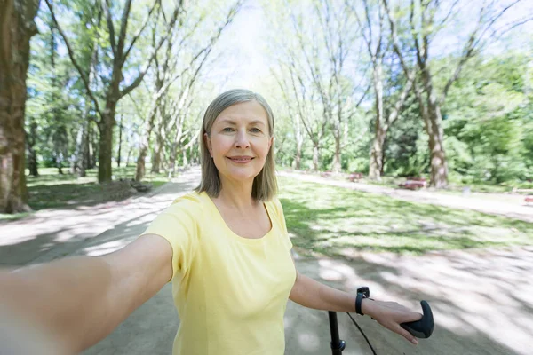 Senior Gray Haired Woman Active Sportswoman Yellow Bike Park Summer — Stock Photo, Image