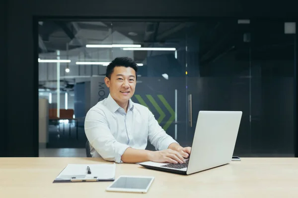 Successful Asian Businessman Working Modern Office Laptop Typing Smiling Looking — Stockfoto