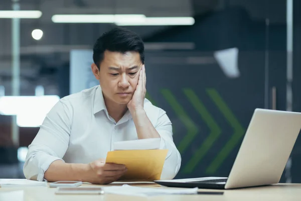 Sad Thinking Asian Businessman Reading Bad News Letter Bank Male — Stock Photo, Image
