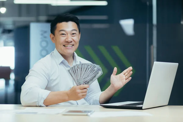 Happy Smiling Young Asian Businessman Concluded Profitable Financial Deal Clients — Zdjęcie stockowe