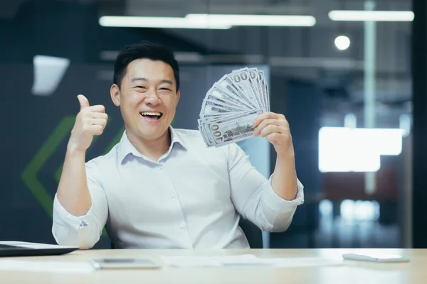 Portrait Happy Asian Businessman Office Cash Money Dollars Man Smiling — Stockfoto