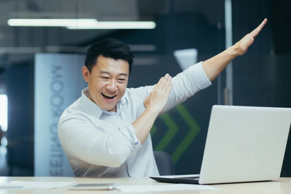 Successful Handsome Young Business Man Asian Man Dancing Showing Camera — Φωτογραφία Αρχείου