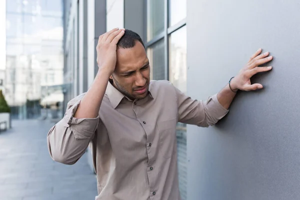 Sick African American Man Modern Office Building Man Has Severe — ストック写真