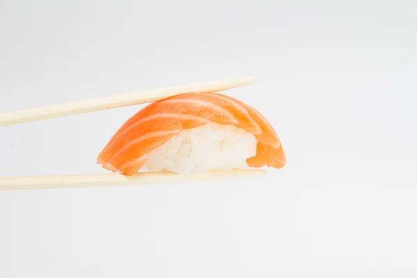 Nigiri sushi s lososem, tuňákem a jiného — Stock fotografie