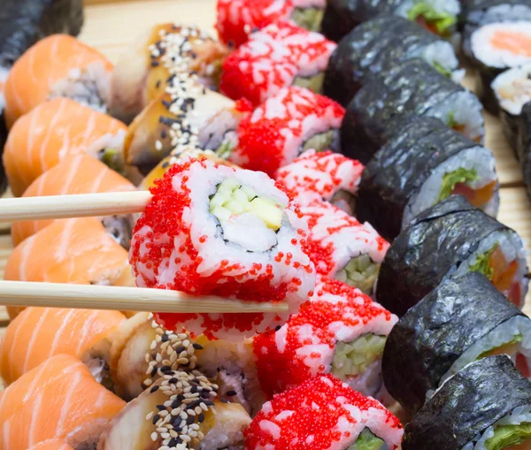 Z misky válce sushi — Stock fotografie