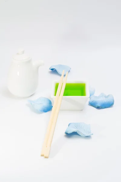 Blå grön och orange aqua i vit skål — Stockfoto