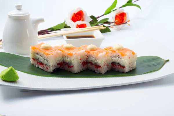 Osi Sushi mit Lachs — Stockfoto