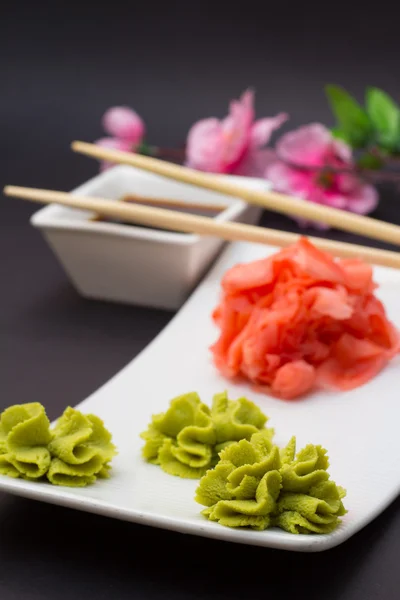 Ingefära och wasabi för sushi — Stockfoto