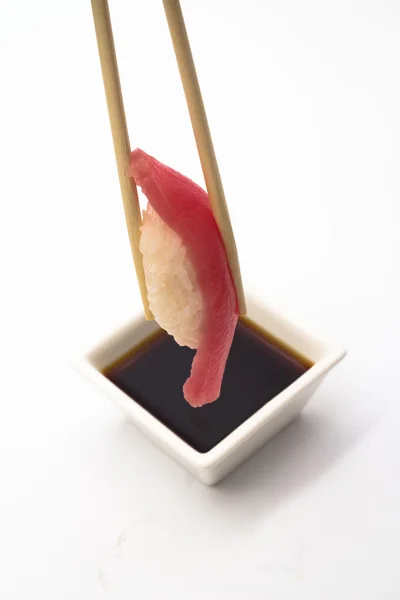 Atún sushi nigiri —  Fotos de Stock