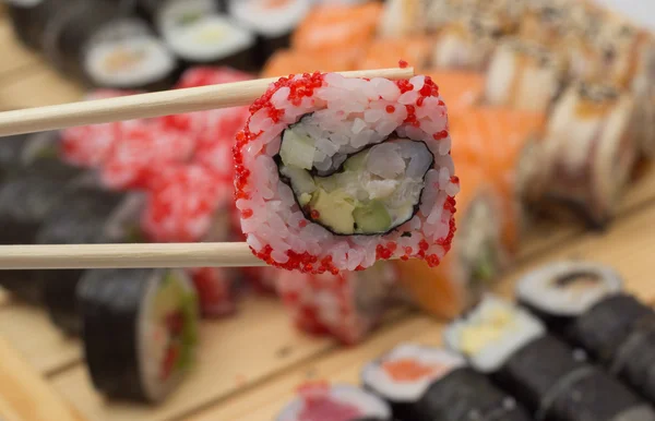 Plato hecho rollos de sushi — Foto de Stock