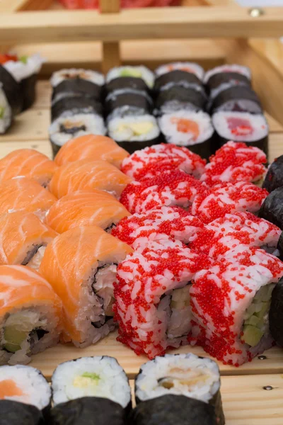 Z misky válce sushi — Stock fotografie