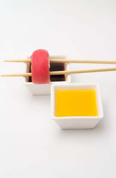 Ton balıklı sushi nigiri — Stok fotoğraf