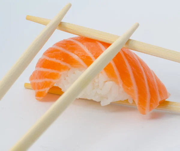Elszigetelt lazac sushi nigiri — Stock Fotó