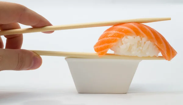 Somon izolat sushi nigiri — Fotografie, imagine de stoc