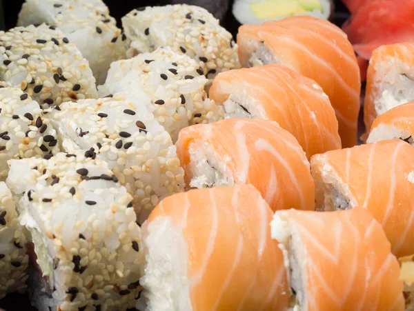 Z misky válce sushi — Stock fotografie