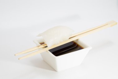 soya sosu ve chopstick ile kızarmış Japonya'da Pirinç