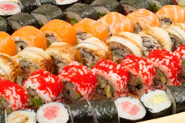 Gjort skålen sushi rullar — Stockfoto