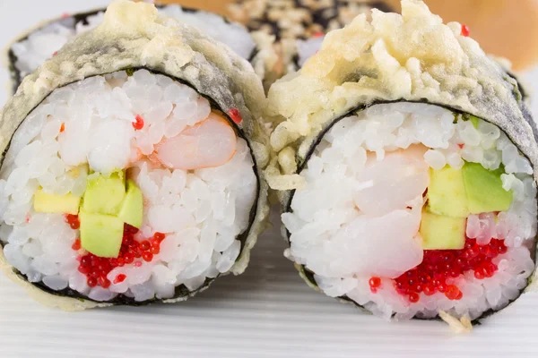 Rollo de sushi en tempura —  Fotos de Stock