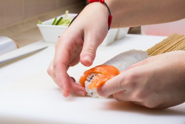 Suşi yapmak için malzemeler