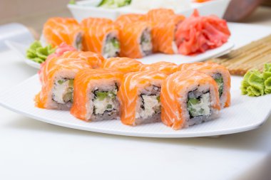 Philadelphia suşi roll