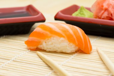 suşi nigiri