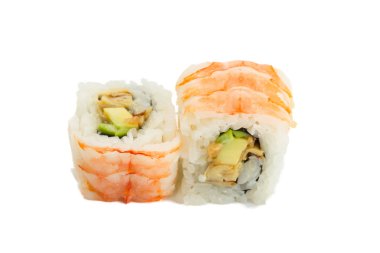 Karides suşi rulo üzerinde izole beyaz arka plan