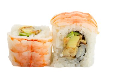 Karides suşi rulo üzerinde izole beyaz arka plan