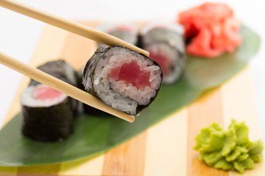 Tuna suşi roll