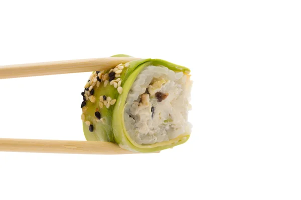 Rotolo di sushi con avocado isolato su sfondo bianco — Foto Stock