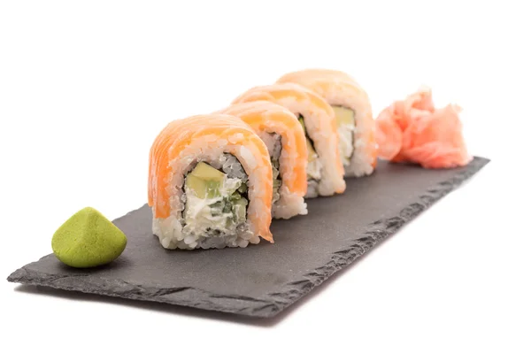 Sushi roll izolowane na białym tle — Zdjęcie stockowe