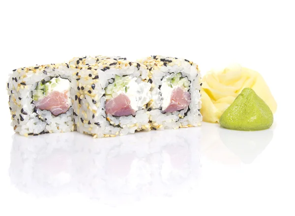 Sushi izolované na bílém pozadí — Stock fotografie