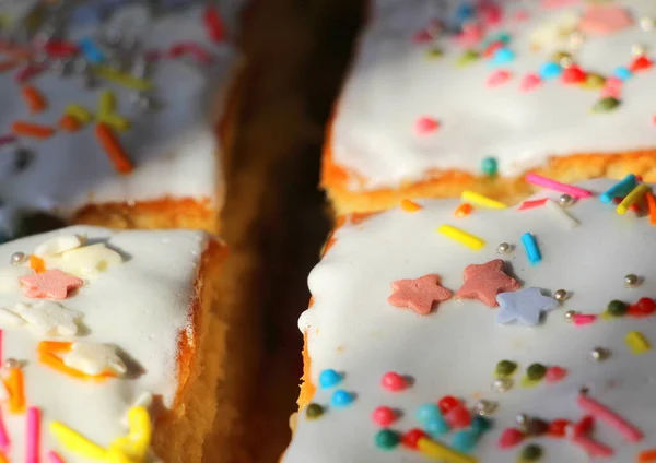 White Sugar Icing Easter Cake Close — стоковое фото