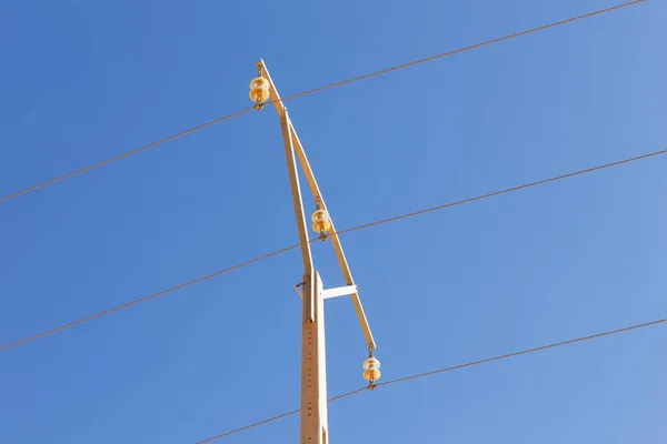 Isolador suspenso no deserto do Saara — Fotografia de Stock