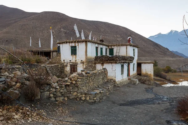 Jharkot köyündeki taş ev. Mustang Bölgesi, Nepal